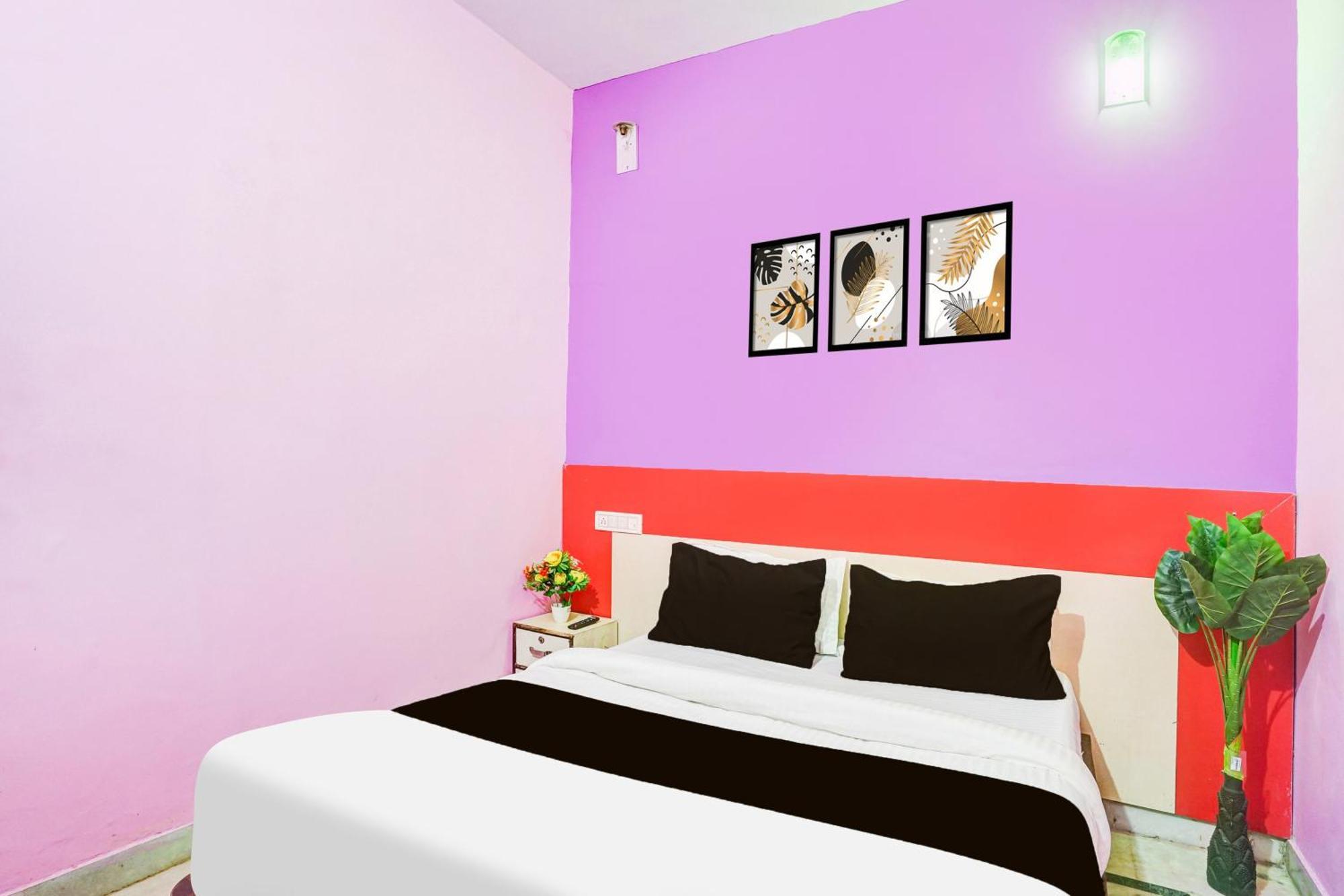 O Pink Palace 3*