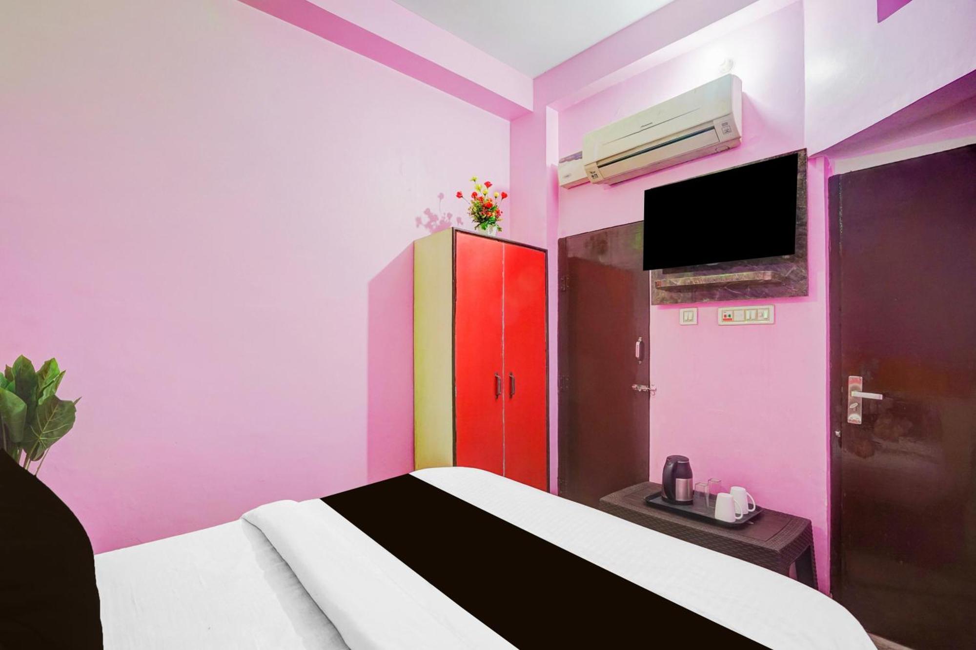 O Pink Palace 3*