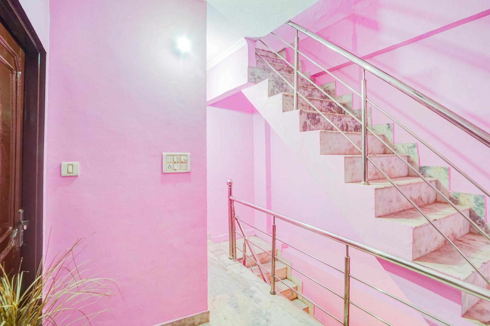 O Pink Palace Hotel 3*